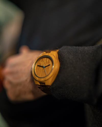 Montre en bois : élégance naturelle et engagée